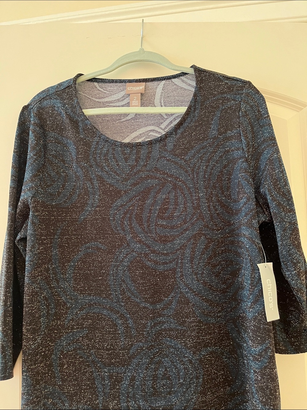 Chico's Black Top with Blue Spiral Pattern, silver lurex. Slithly sparkling.XL